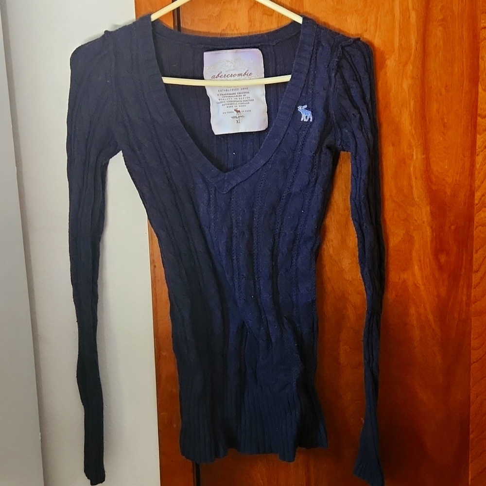 ABERCROMBIE,LONG SLEEVE BLUE SWEATER,XLARGE FITS LIKE A MEDIUM